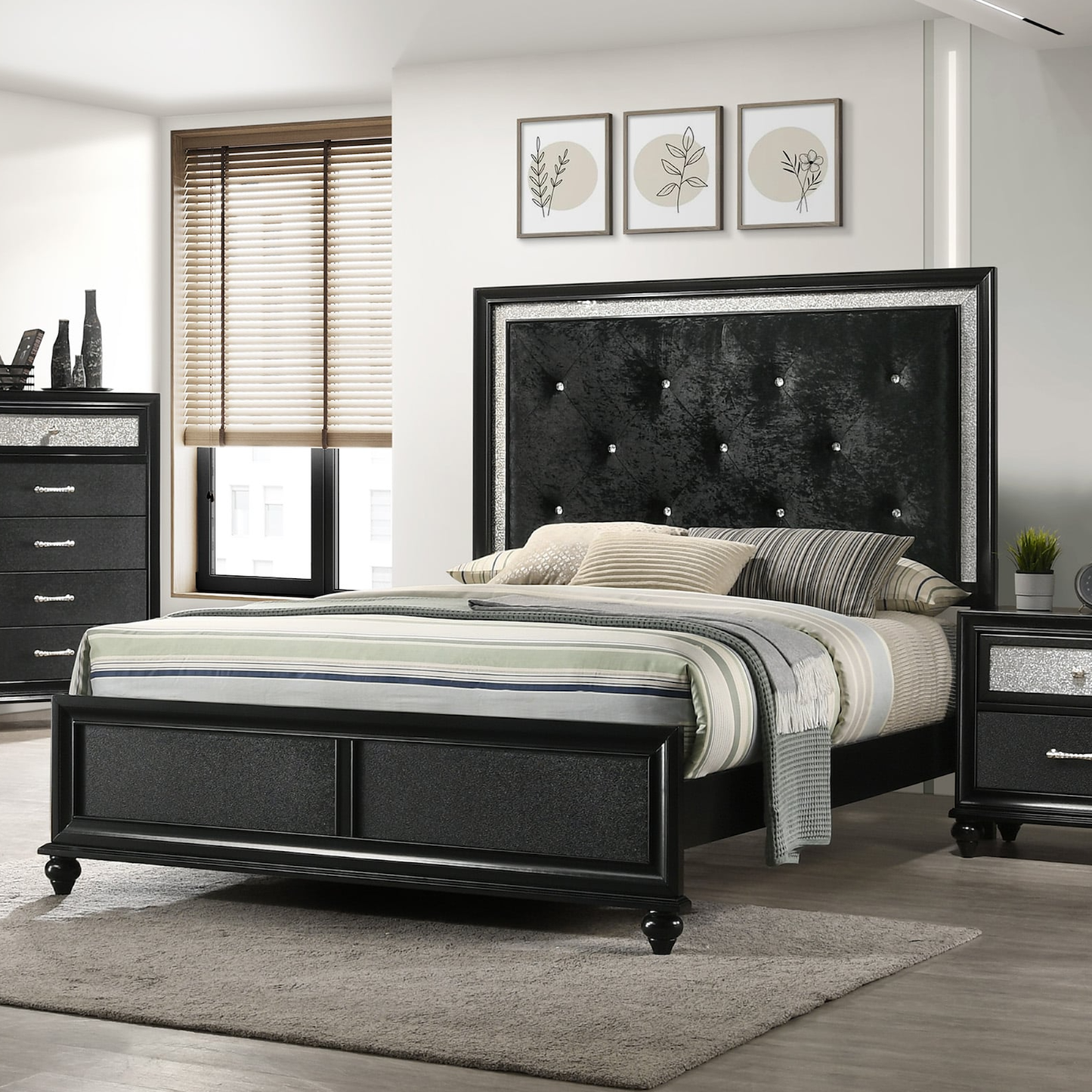 Lila Black Upholstered Panel Bedroom Set | B4398