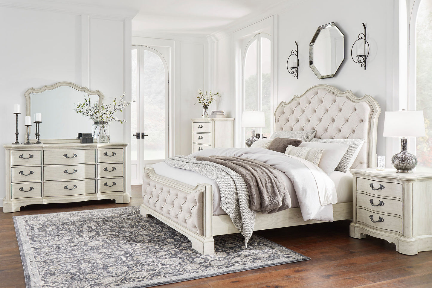 Arlendyne Antique White Upholstered Bedroom Set B980