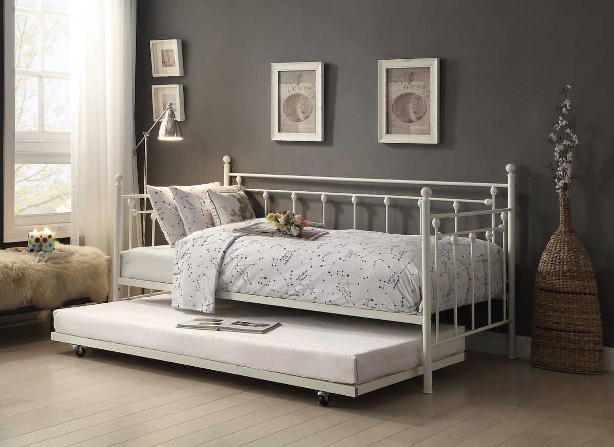 Lorena White Metal Daybed with Trundle