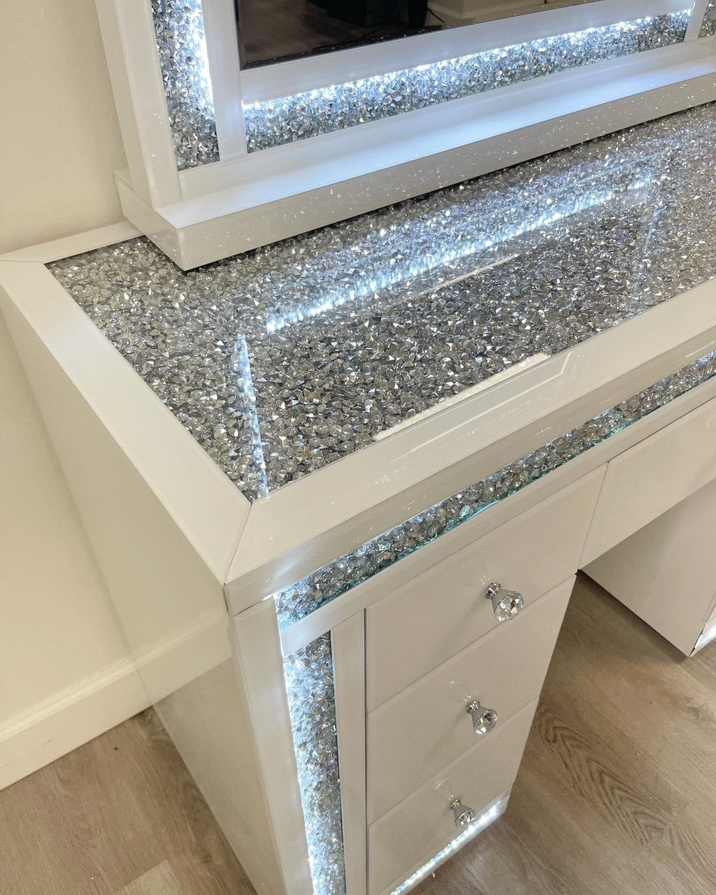 A68 LED Vanity Set