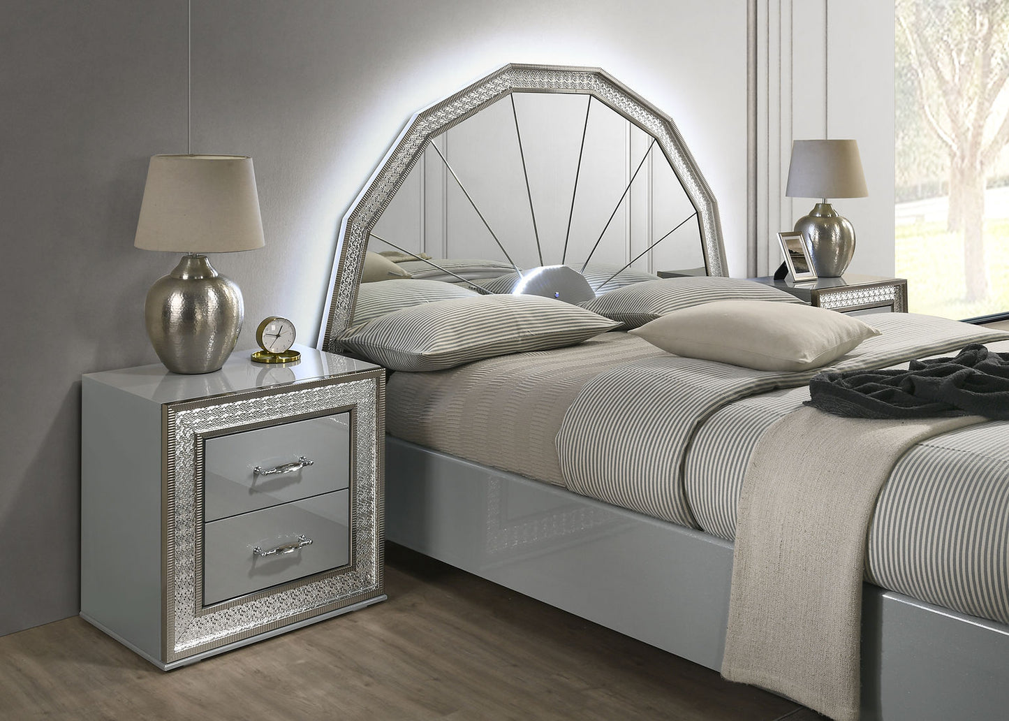 Dubai Metallic Silver Panel Bedroom Set B92