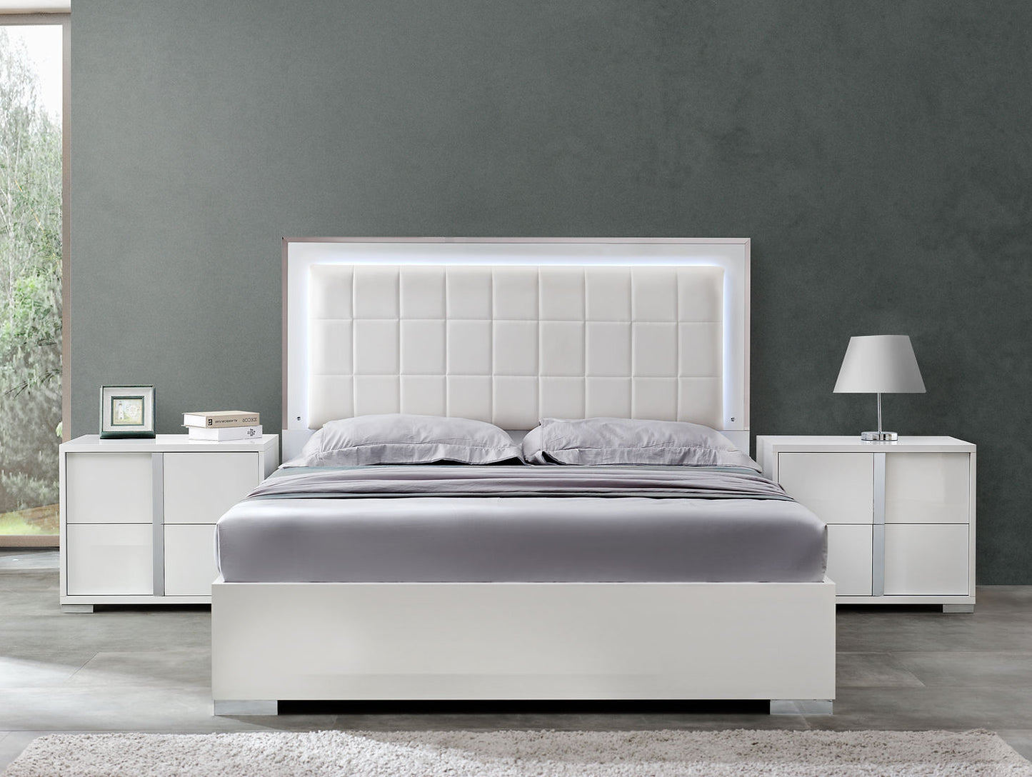 Beverly White Platform LED Bedroom Set B2180