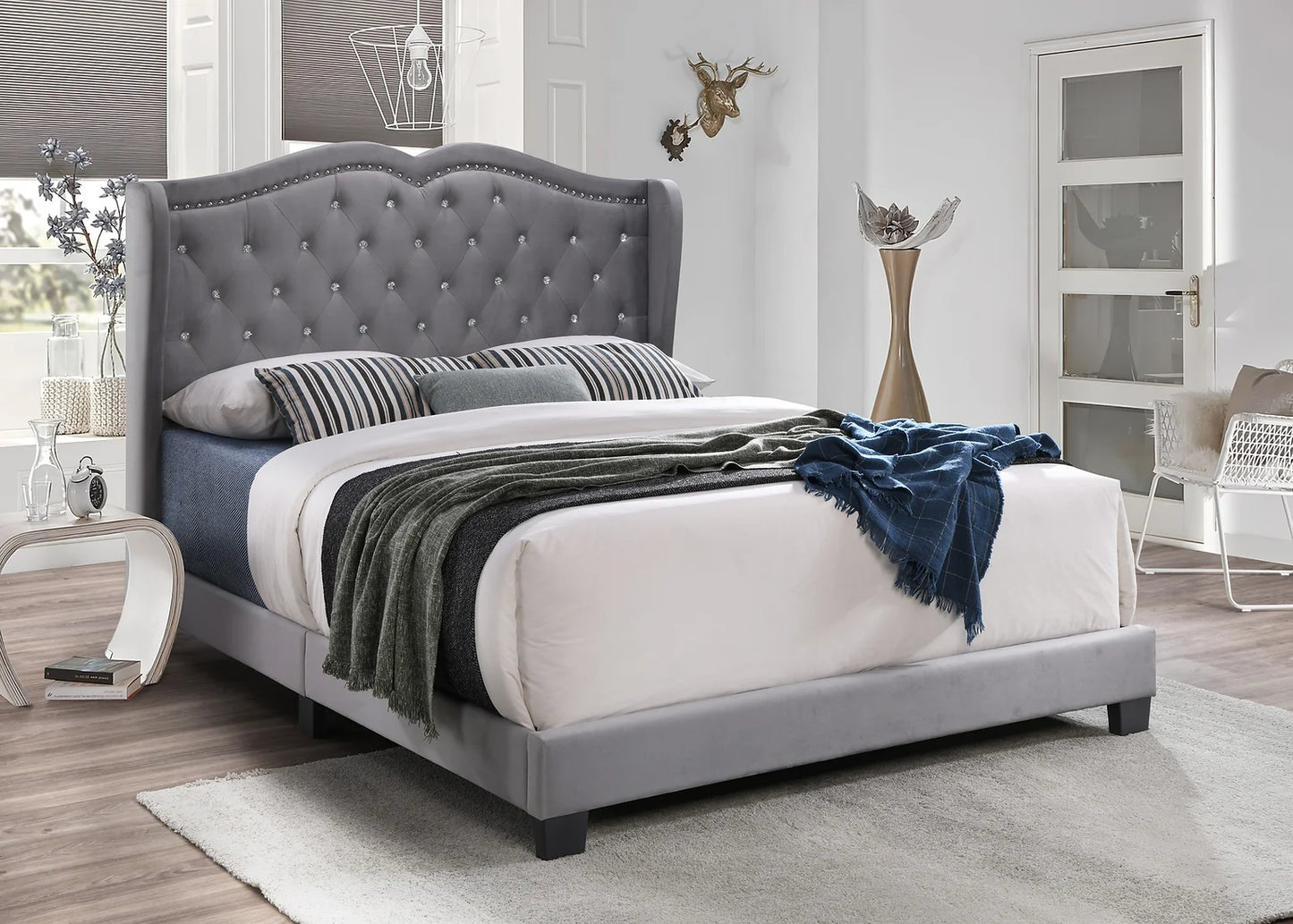 Elena Grey Velvet Queen Platform Bed B9332