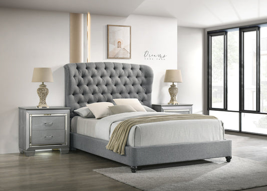 Linda Gray Queen Upholstered Panel Bed

5138