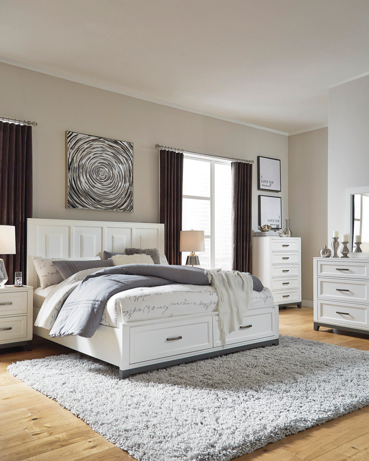 Brynburg White Footboard Storage Platform Bedroom Set | B488