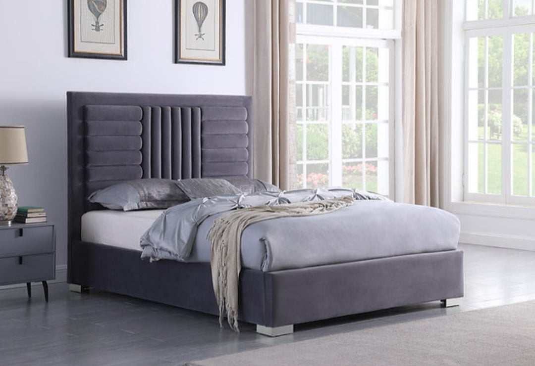 Anita Grey Queen Platform Bed B820